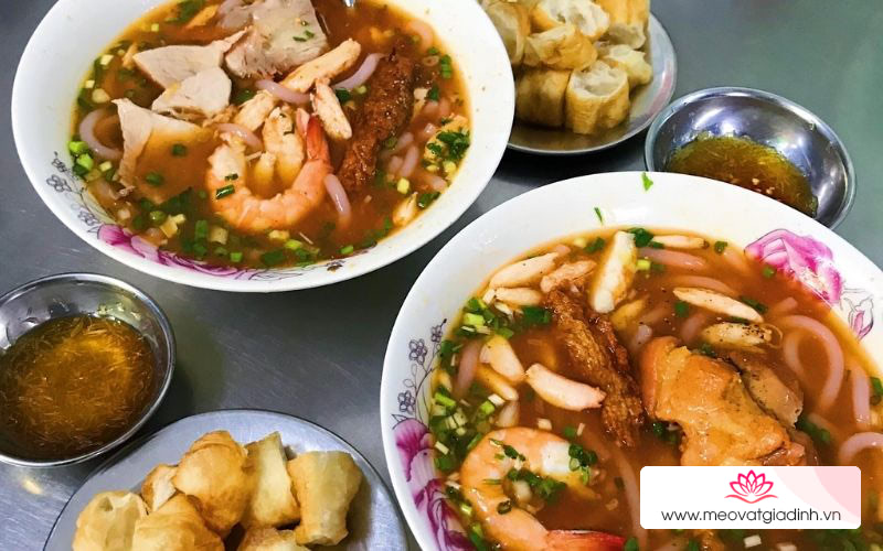 Bánh canh cua Hoàng Lan