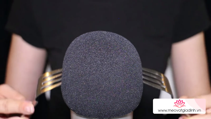 ASMR Fast Mic Scratching with Sharp Objects