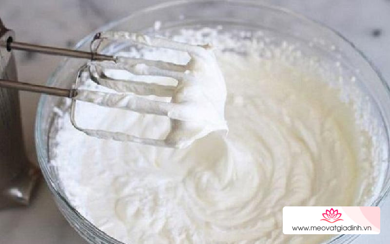 Đánh bông whipping cream