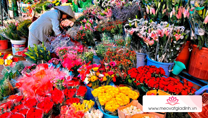 Mẹo giữ cho hoa tươi lâu hơn trong ngày Tết