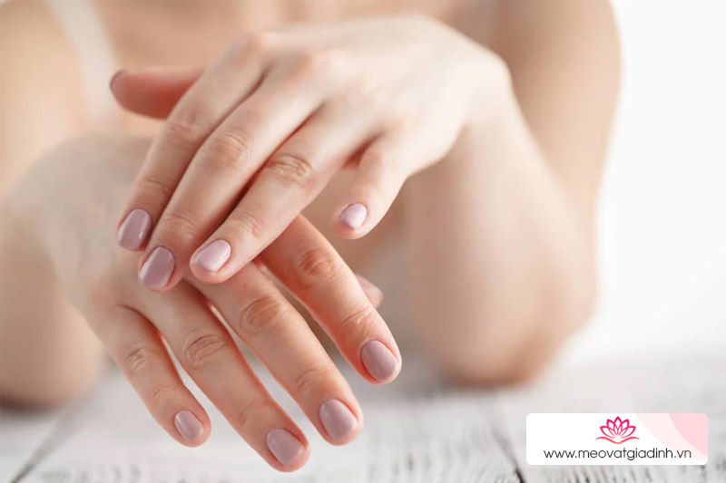 có khả năng dưỡng ẩm và không gây khô da, cải thiện tình trạng nứt nẻ trên da tay.