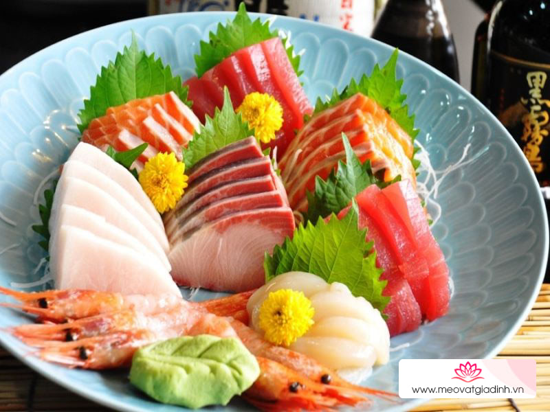 Sashimi là gì? Sushi là gì? Cách phân biệt sashimi và sushi. Ăn sashimi, sushi có tốt không?