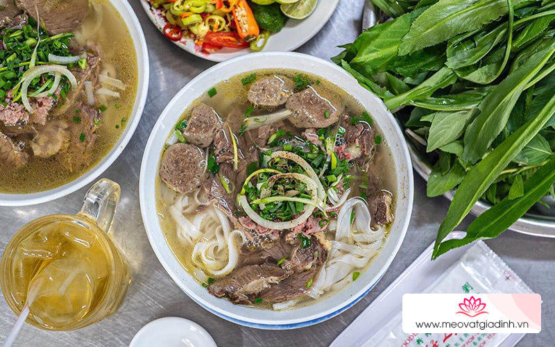 Món ăn của quán Phở Lệ