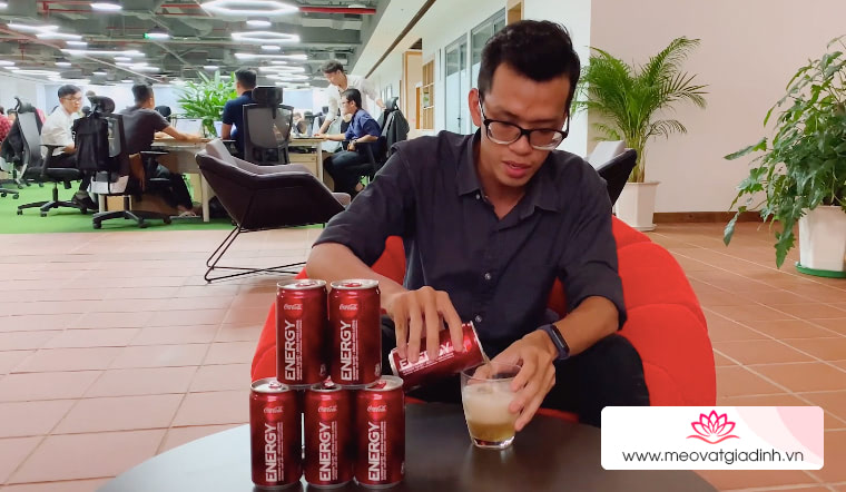 Trên tay Nước tăng lực thế hệ mới Coca Cola Energ, mới lạ và độc đáo 