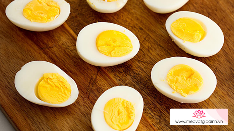 Hàm lượng dinh dưỡng có trong trứng thường và trứng vịt lộn