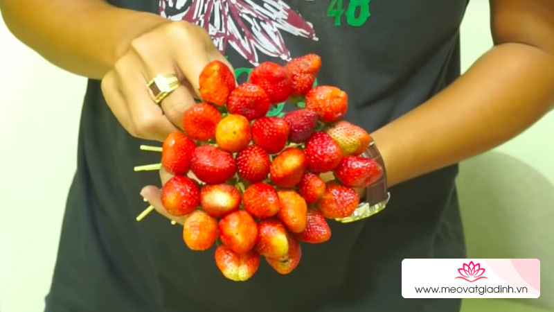 Tự làm bó hoa ăn được để tặng người yêu ngày Valentine