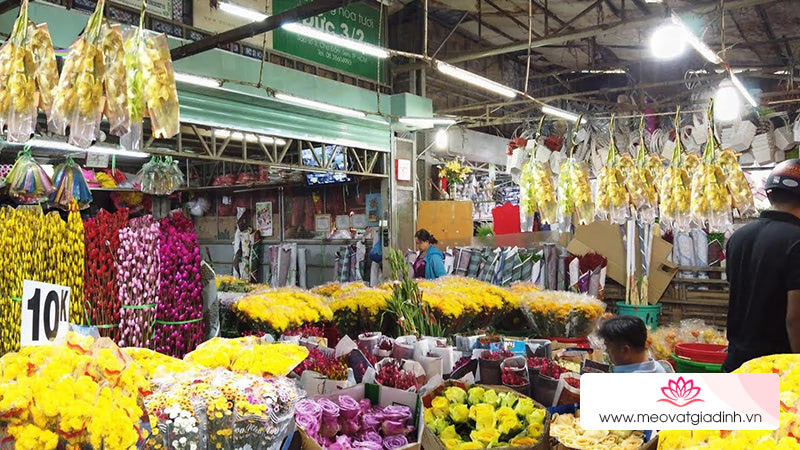 Chợ hoa tươi Đầm Sen