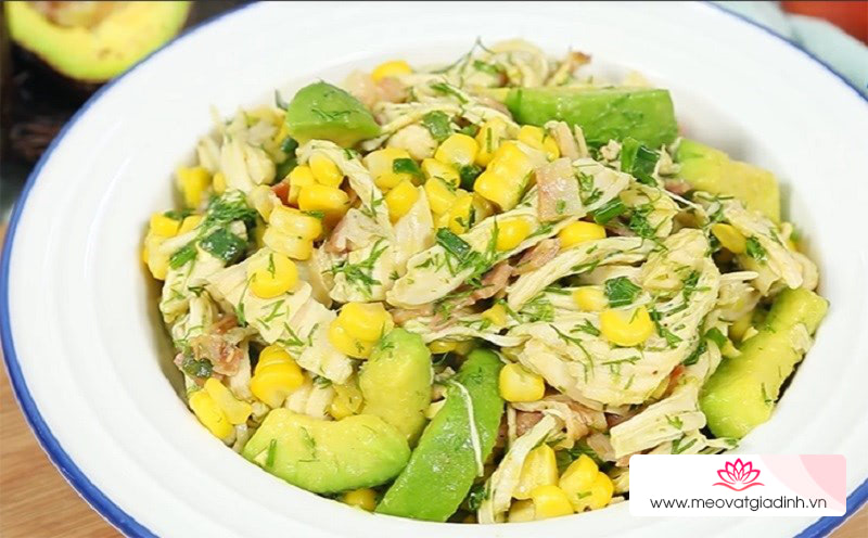 Salad bơ ức gà