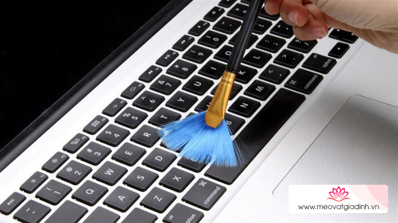 Những thói quen xấu làm hỏng laptop của bạn theo thời gian