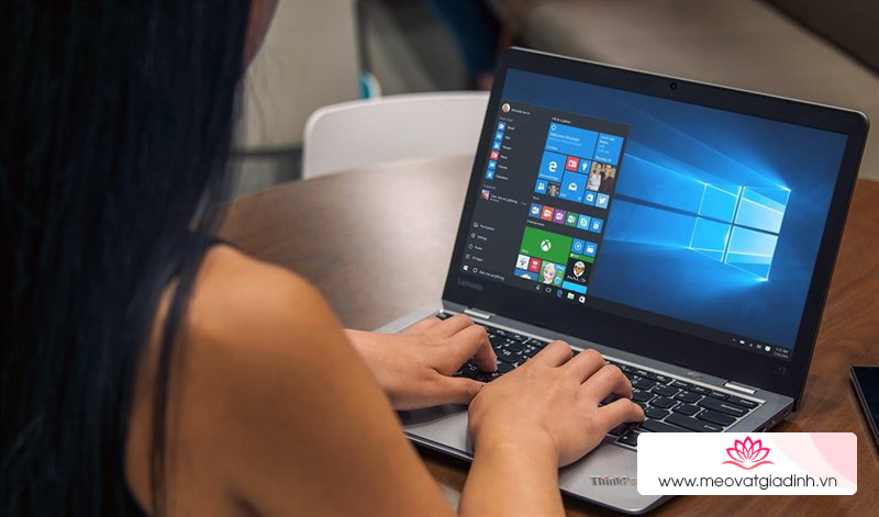 Cách đưa icon ra giữa và làm trong suốt thanh Taskbar trên Windows