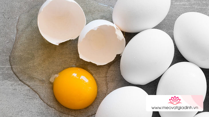 trứng thuộc Nhóm thực phẩm giàu cholesterol nên bổ sung