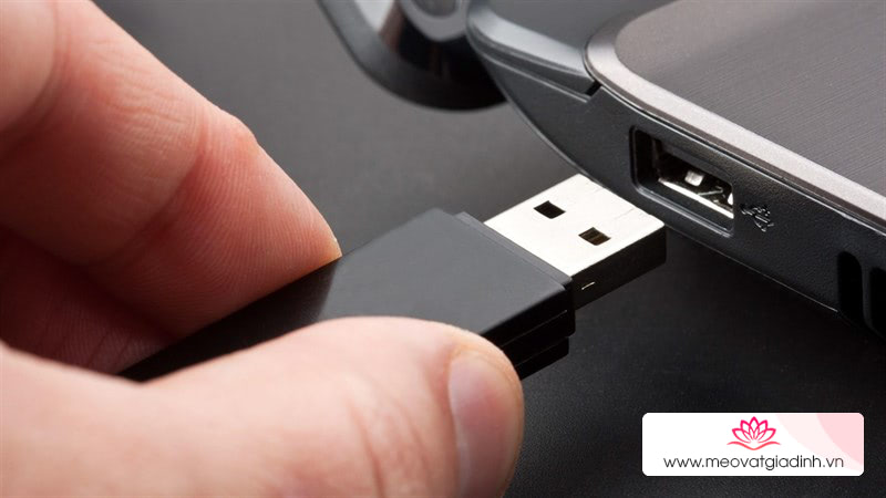 Đừng để mất tất cả vì rút USB không đúng cách, thử ngay 6 cách này để an toàn hơn nhé