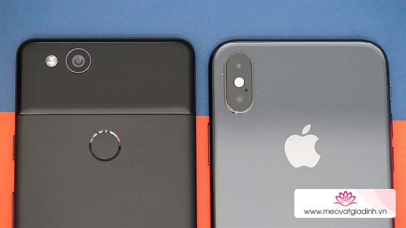 Apple-iPhone-X-vs-Google-Pixel-2