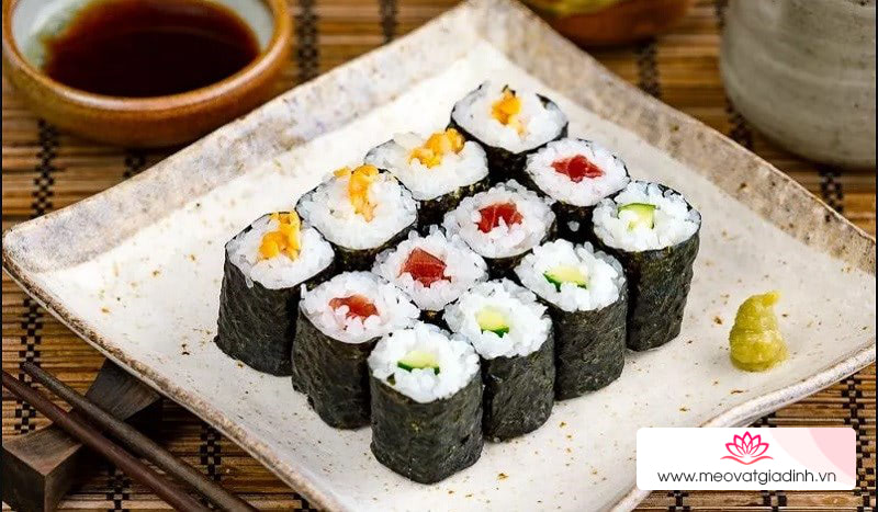 Sushi cuộn (makizushi)