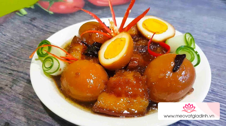 món kho làm từ đường nâu