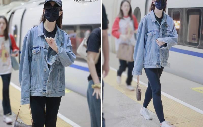 Áo khoác denim cùng quần skinny