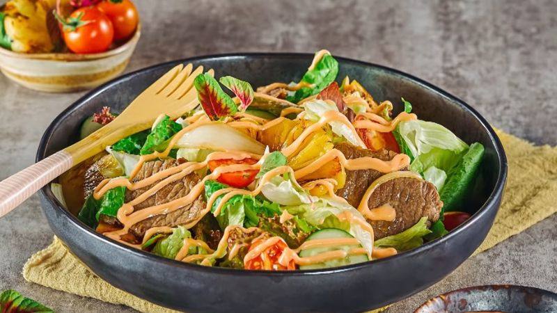 Vào bếp với món salad trái thơm thịt bò sốt mayonnaise giải ngấy cực hiệu quả