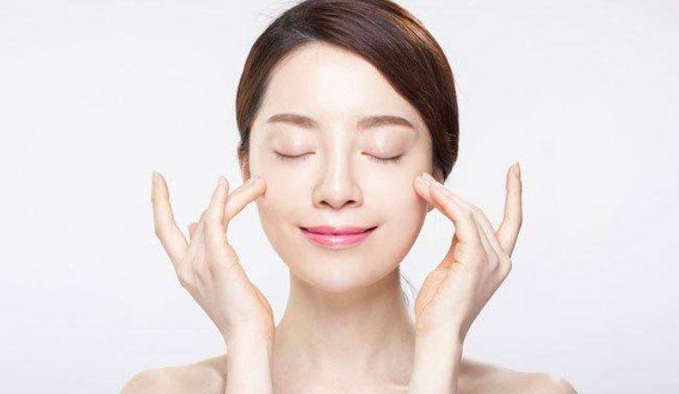 Phương pháp căng da bằng chỉ collagen là gì? Những điều cần biết