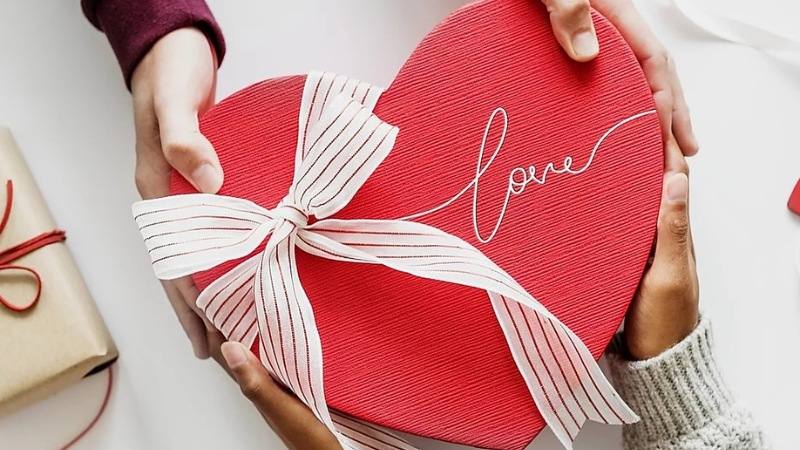 Valentine tặng gì? Gợi ý quà tặng ngọt ngào